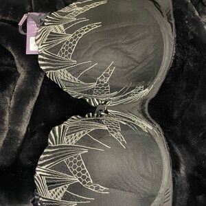 Elegant Black Patterned Bra